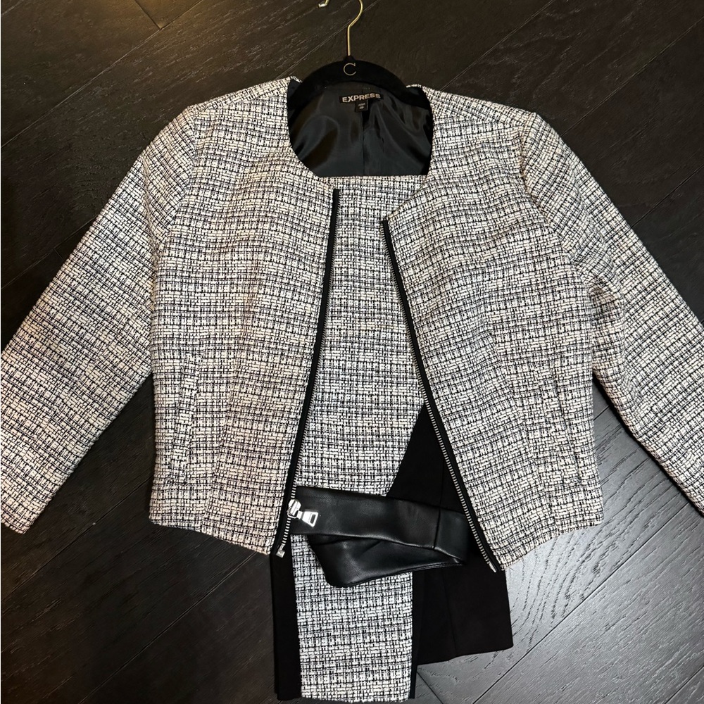 Express black and white fitted pant suit